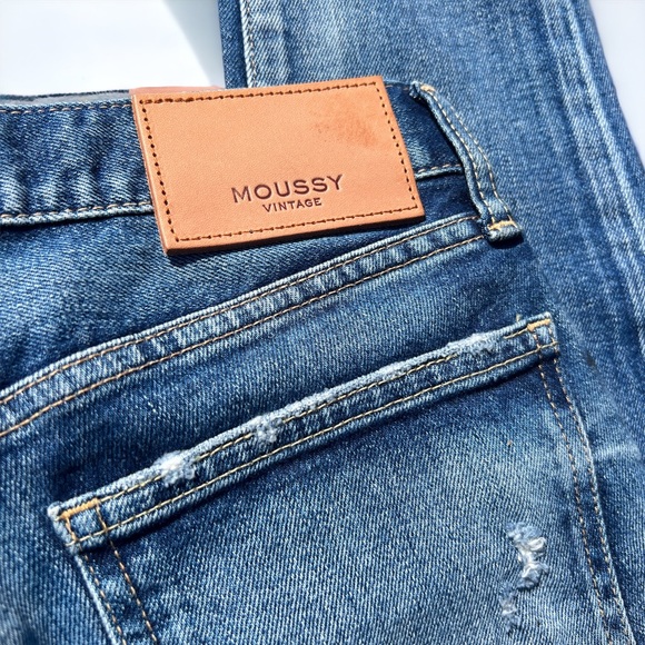 Moussy Vintage MV | Howa Distressed Paint Splatter Sewn Knee Patch Jeans - Picture 10 of 11